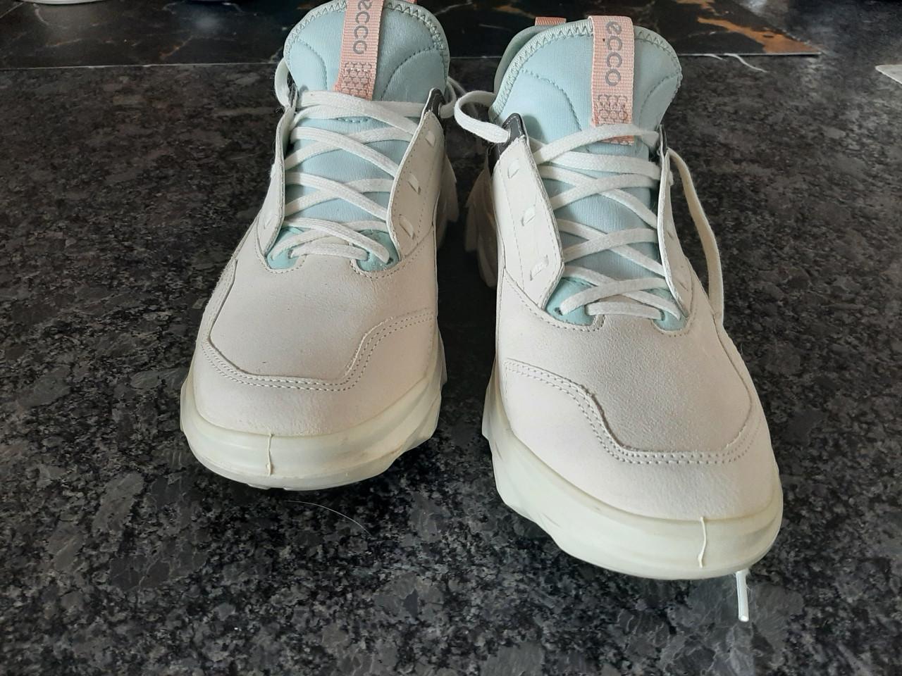 Te koop mooie ECCO dames sneakers maat 39
