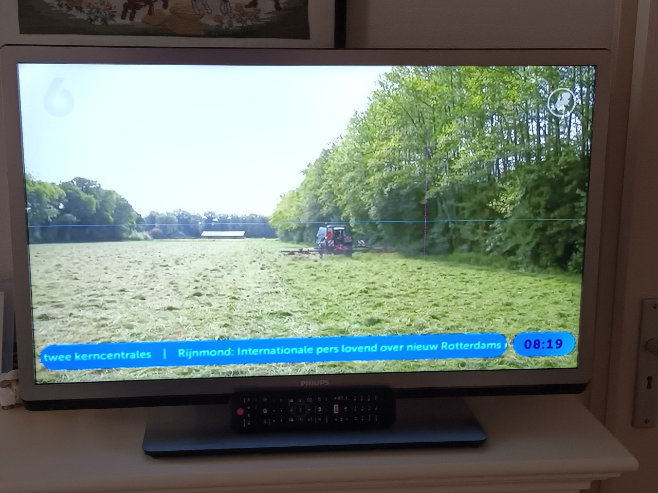 Philips 32 inch ( 82 cm ) Full HD Smart 3 D TV, type 32PFL5507H/12