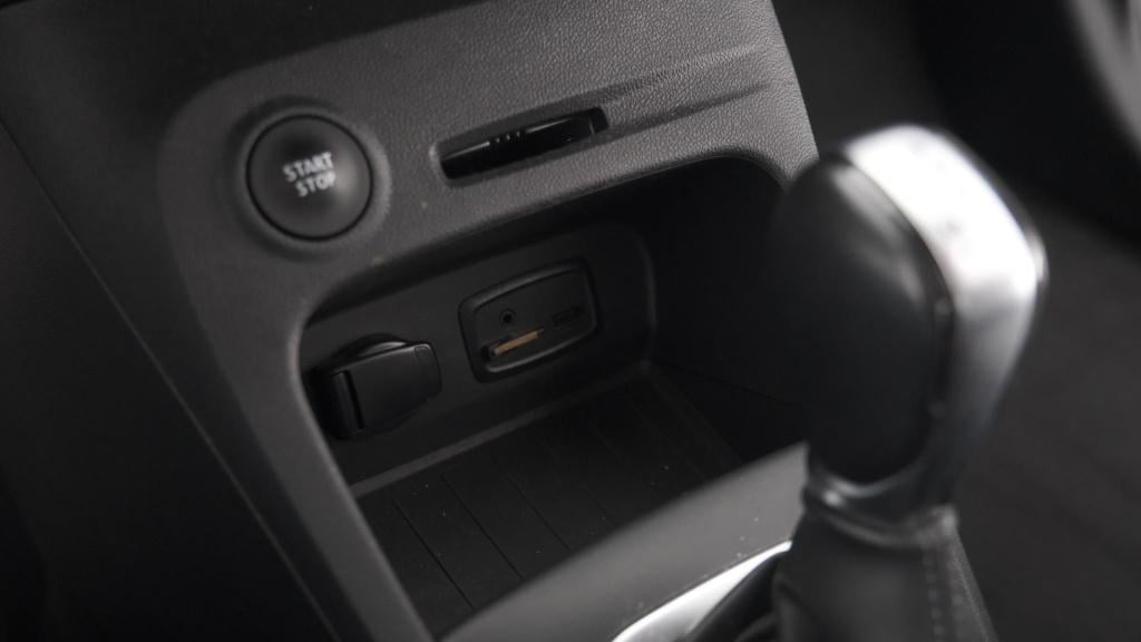 Renault Captur 1.3 tce intens | trekhaak afneembaar | navigatie | parkeerse