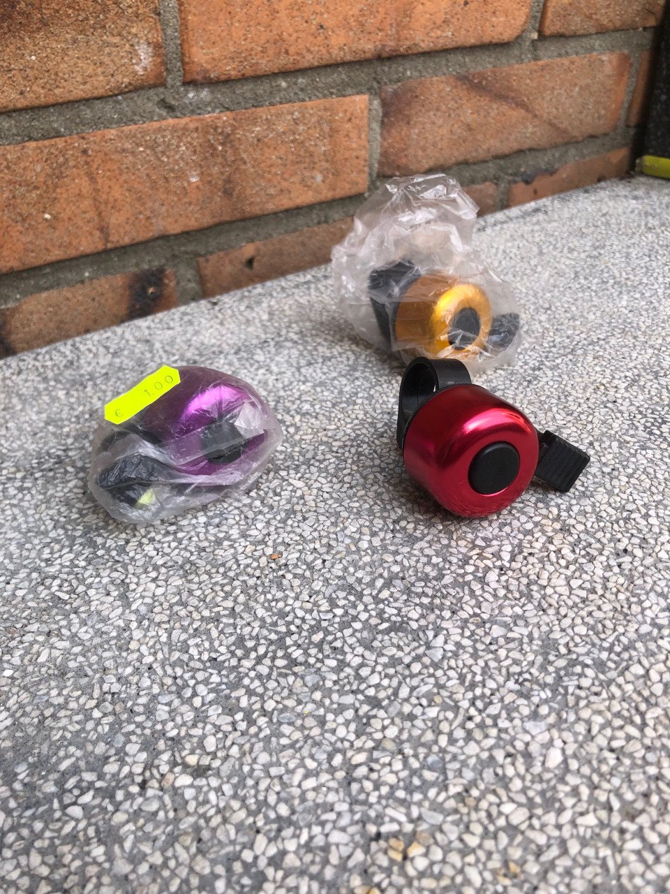 Een setje nieuwe fiets bellen.