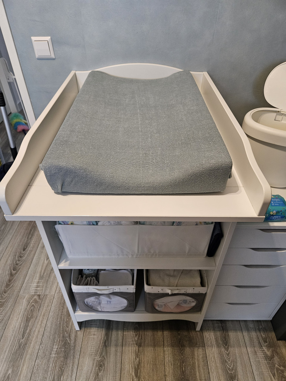 Commode met boekenkast