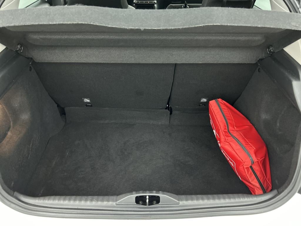 Citroen C3 82 pk shine | rijklaar | camera | navigatie | 17" lmv |