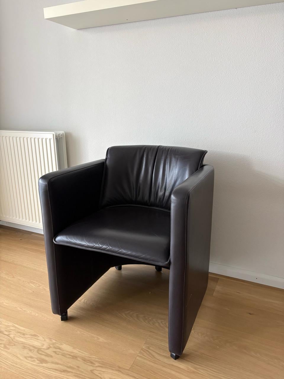 Fauteuil Leolux (aubergine)