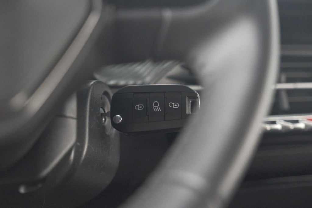 Peugeot 208 puretech 75 active | apple carplay | cruise control | airco