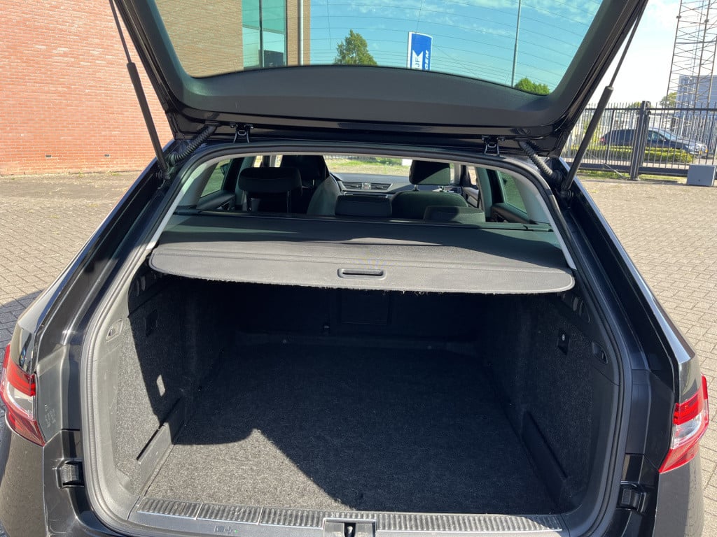 Skoda Superb combi 1.4 tsi act style business