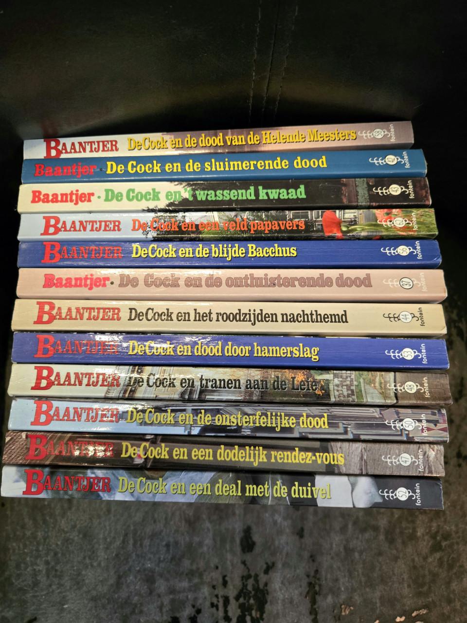 12 boeken uit de bekende Nederlandse detective-reeks Baantjer