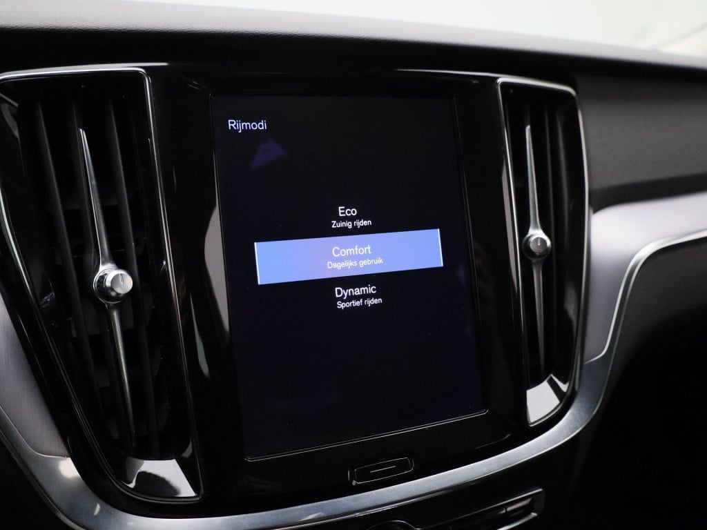 Volvo V60 2.0 b3 business pro | automaat | navigatie | apple carplay / andr