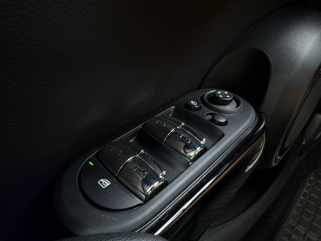 Mini Cooper mini 2.0 // serious business pack // nieuwstaat // 5 deurs /