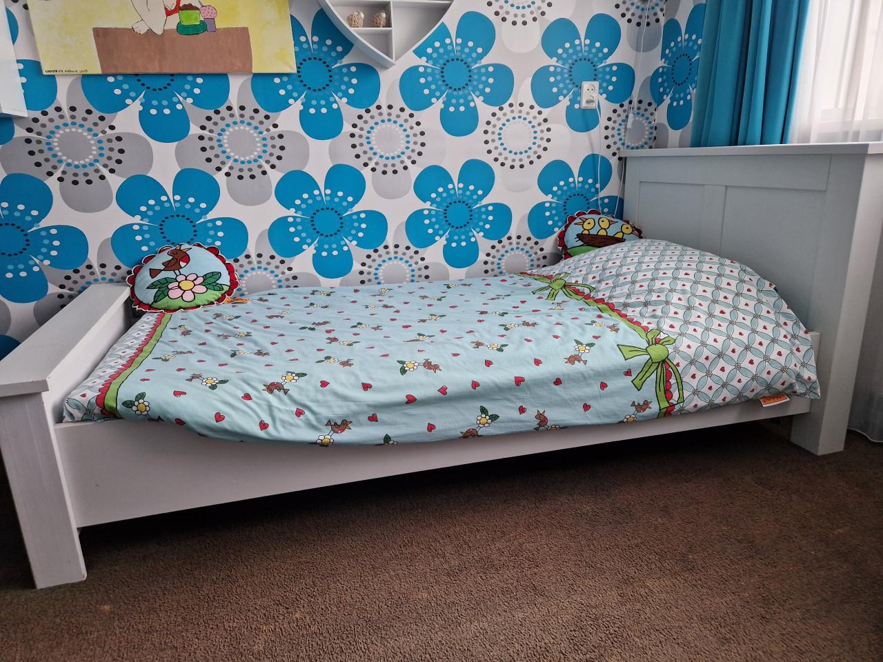 Complete kinderkamer, wit massief hout