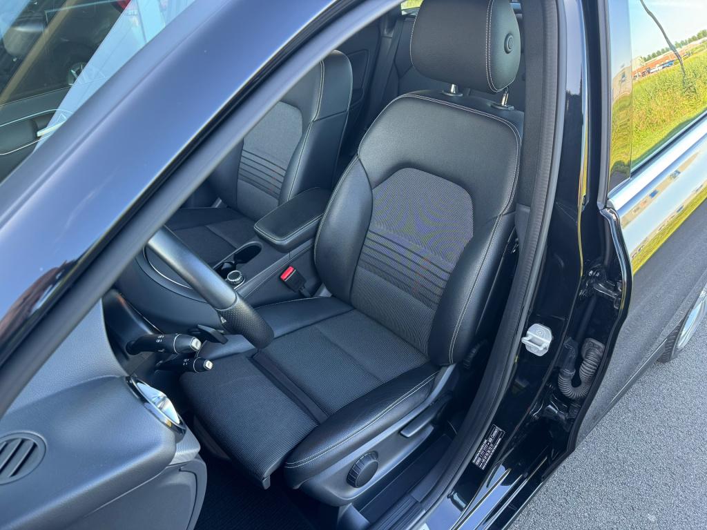 Mercedes-Benz B-Klasse 180 urban automaat , apple-carplay , led