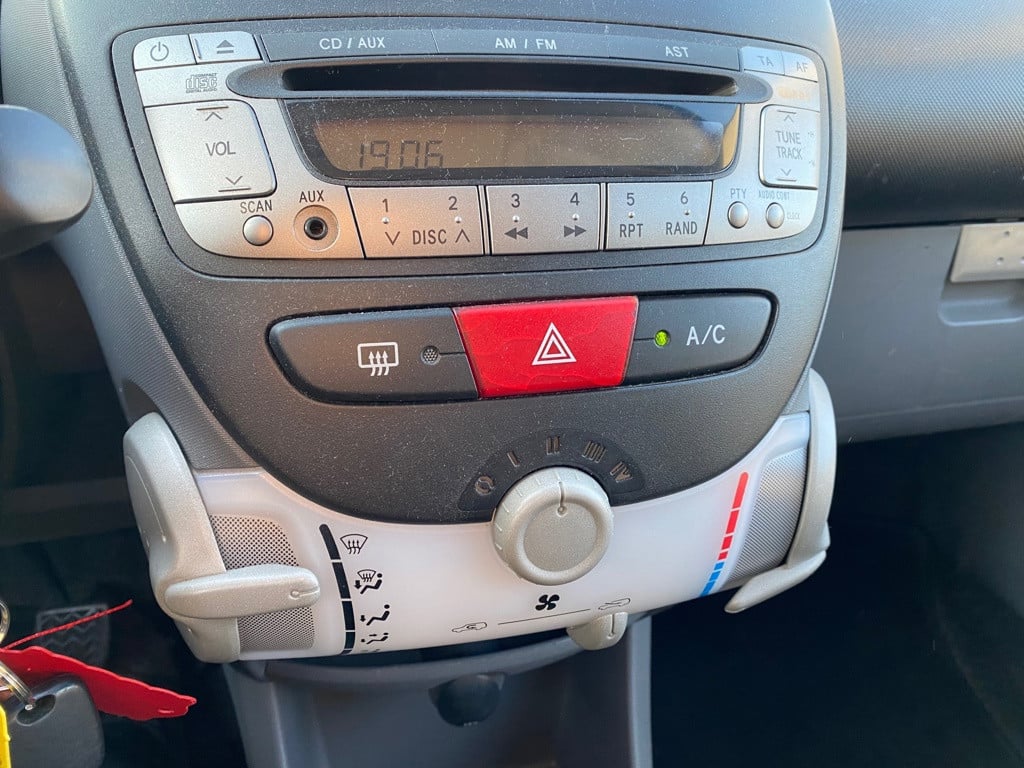 Toyota Aygo 1.0-12v >5deurs, airco, maar 84532km!<