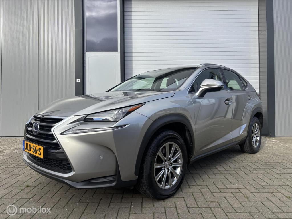 Lexus Nx 300h awd luxury line