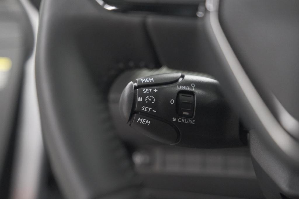 Peugeot 208 1.2 hybrid 110 e-dcs6 allure | apple carplay | parkeersensoren 