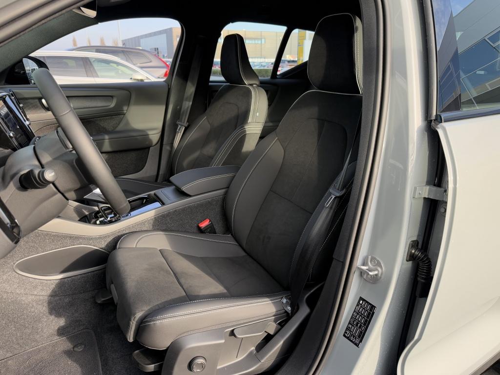 Volvo Ex40 extended range plus dark 252pk/82kwh| camera| adap.cruise