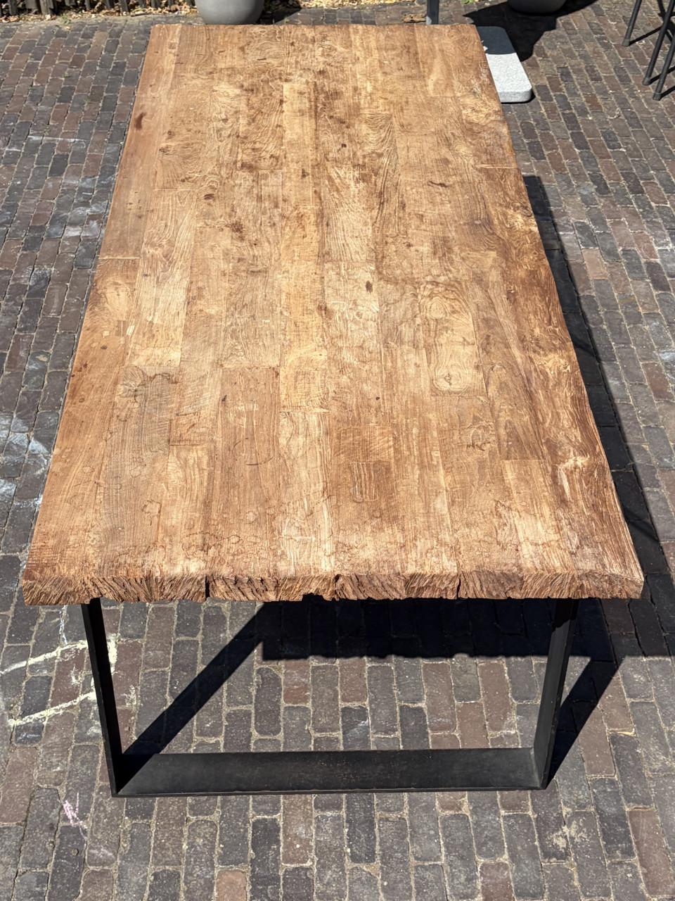 Eettafel Chunky Teak massief (240x100x77) stalen onderstel