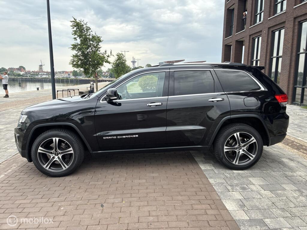 Jeep Grand Cherokee 3.0CRD Limited 4X4 Pano km185.990 BJ2014