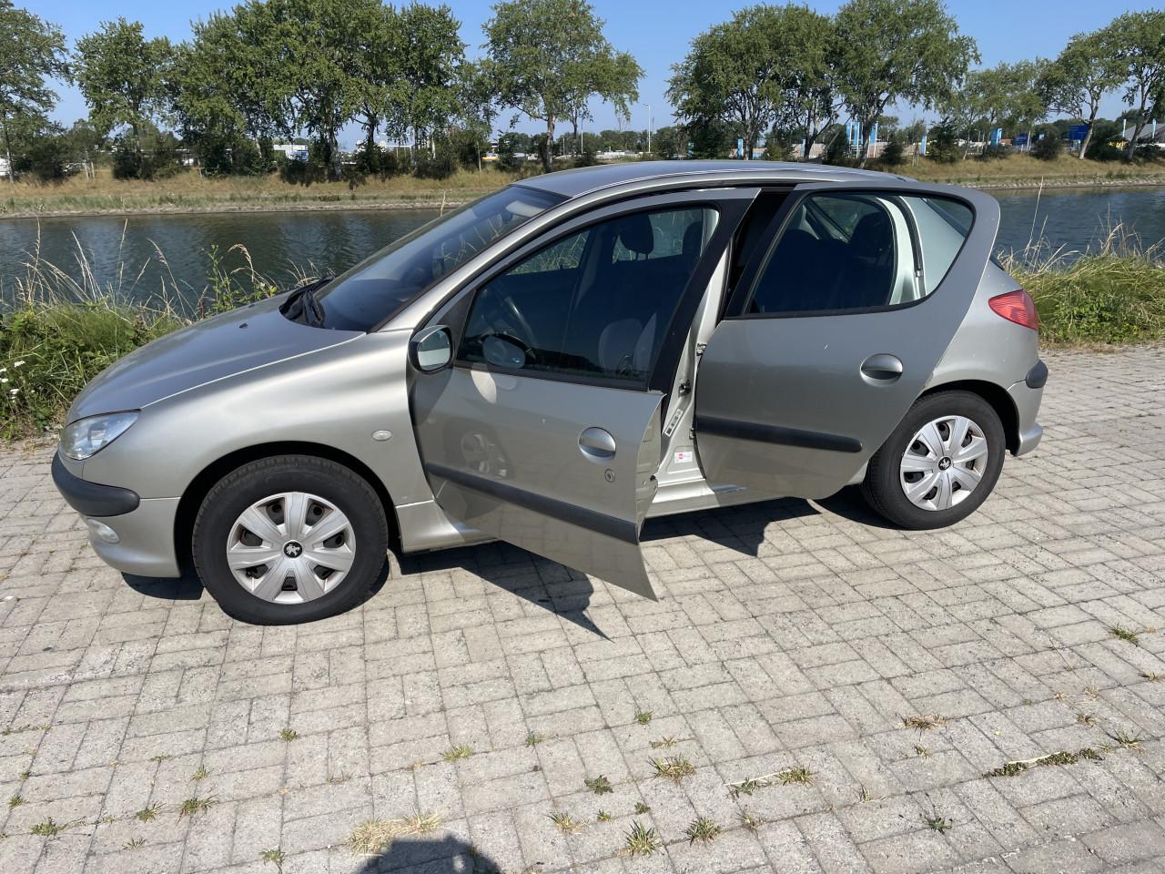 Peugeot 206 1.6 xs automaat 82000km