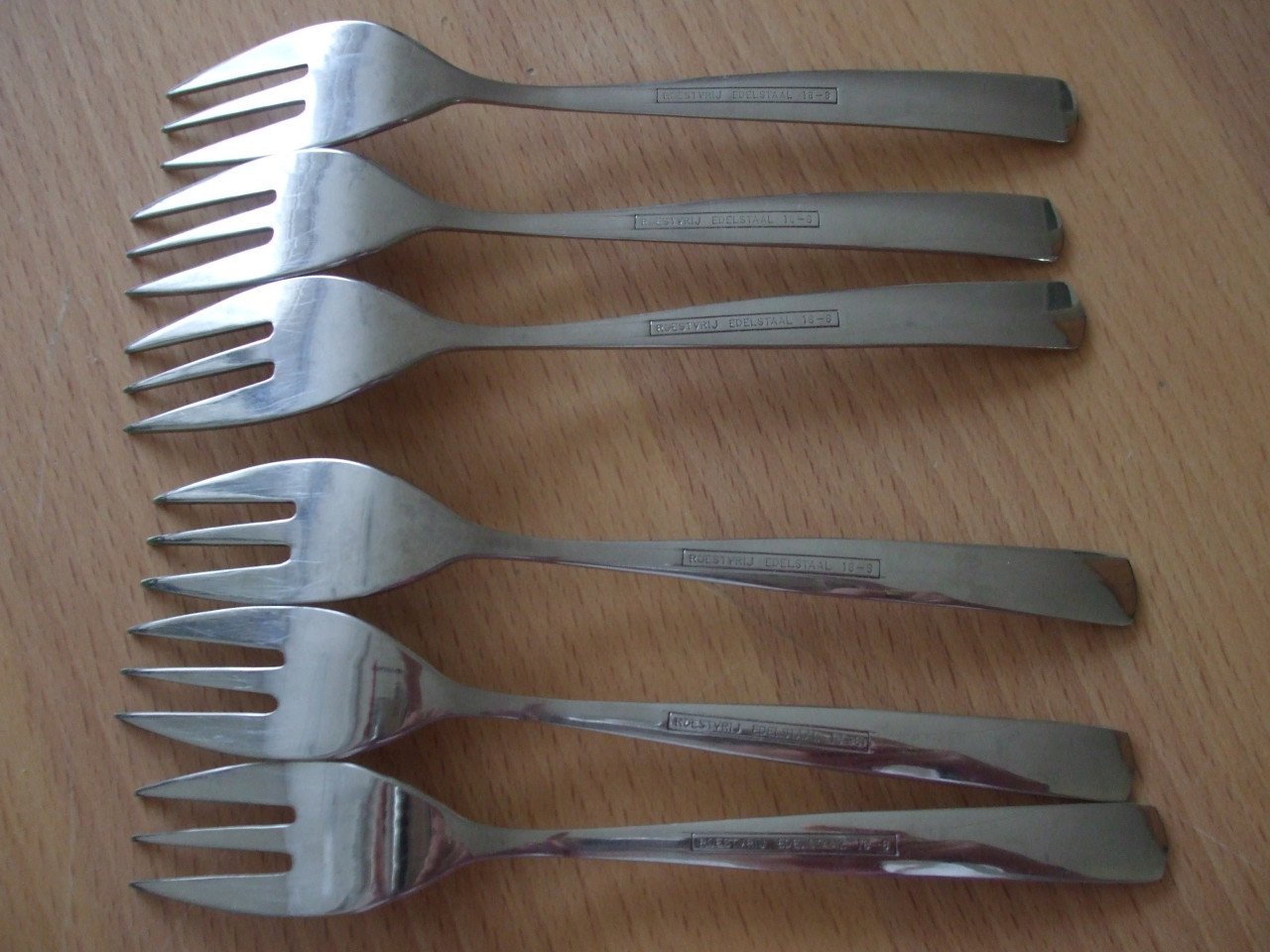 Te koop set gebakvorken.(nieuw).