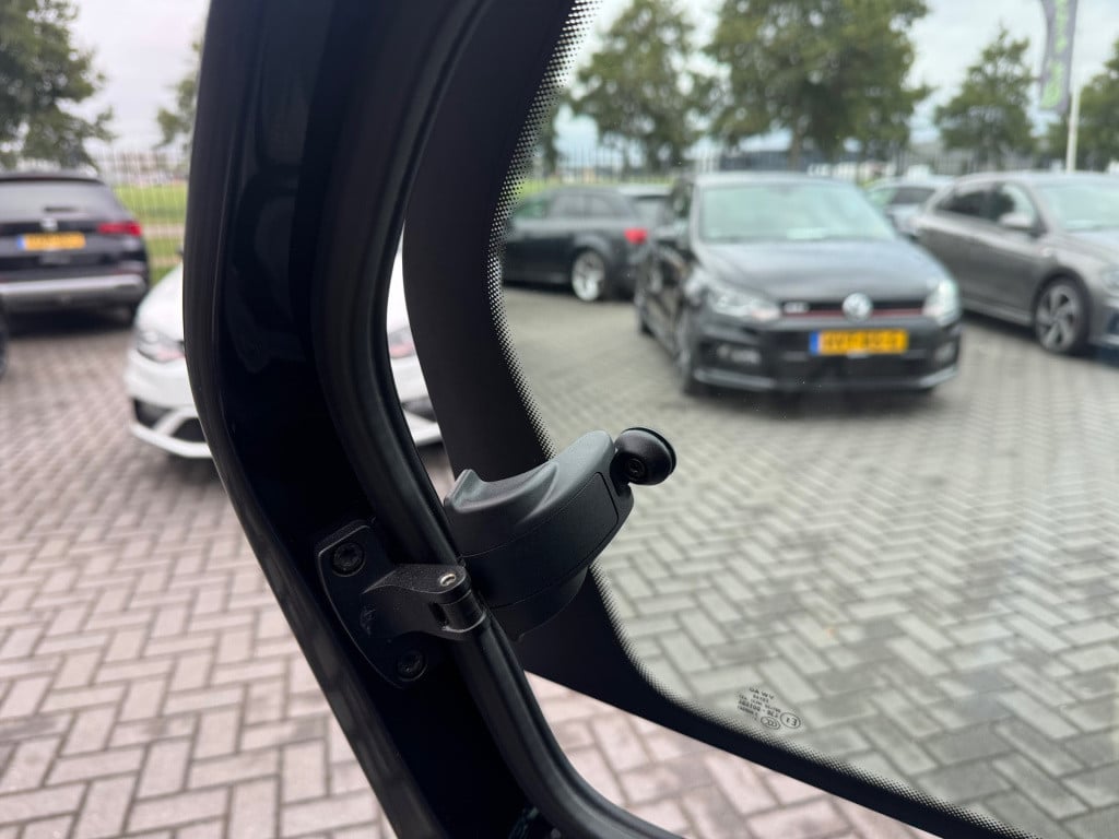 Volkswagen UP! 1.0 move up! eerste eigenaar * airco > navi