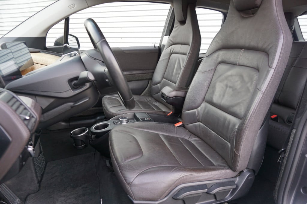 BMW I3 basis comfort 22 kwh 1e eigenaar - automaat - airco / navi / cruise