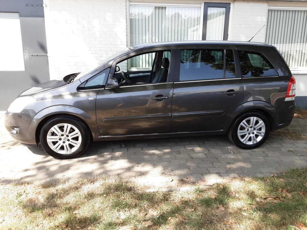 Opel Zafira 1.8 cosmo