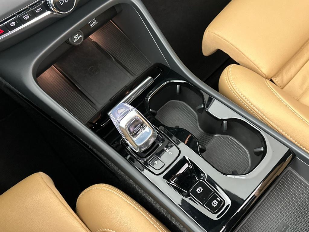 Volvo XC40 t5 262pk recharge inscription| panodak| adap.cruise| 360camera|