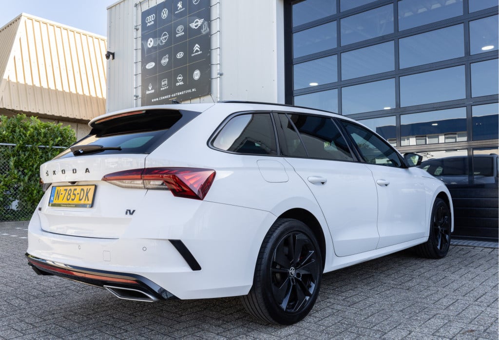 Skoda Octavia combi 1.4 tsi rs phev business ✅1jaarbovag✅btw✅245pk✅trekhaak