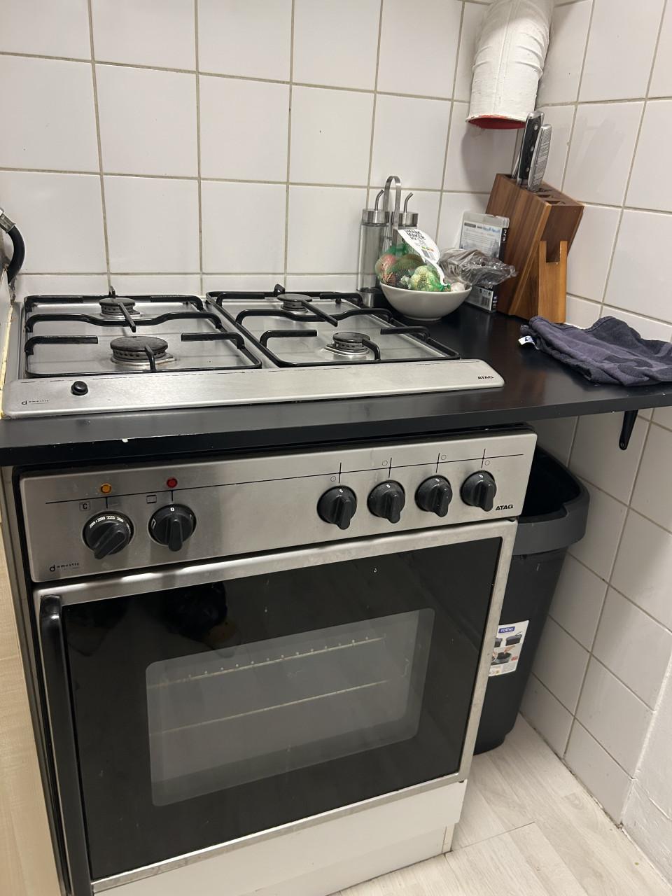 Gratis af te halen fornuis met oven
