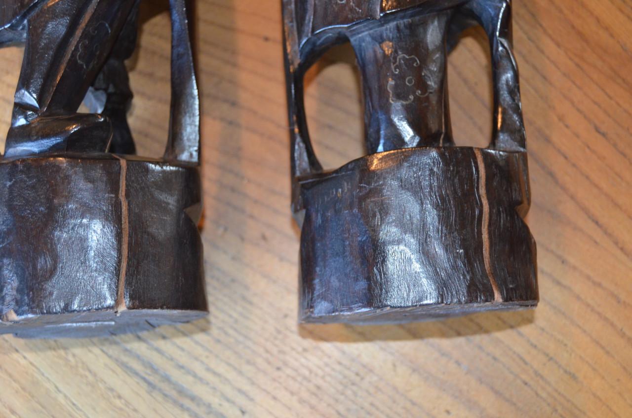 2 Hardhouten Chinese beelden Boogschutter en Wijze (?)