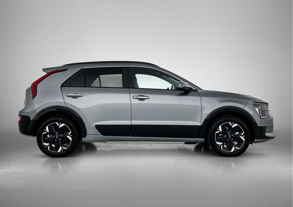 Kia Niro Ev air 64.8 kwh | company car | 10 jaar garantie | parkeercamera |