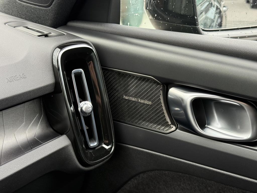 Volvo XC40 t5 262pk recharge ultimate dark| panodak| adap.cruise| camera| e