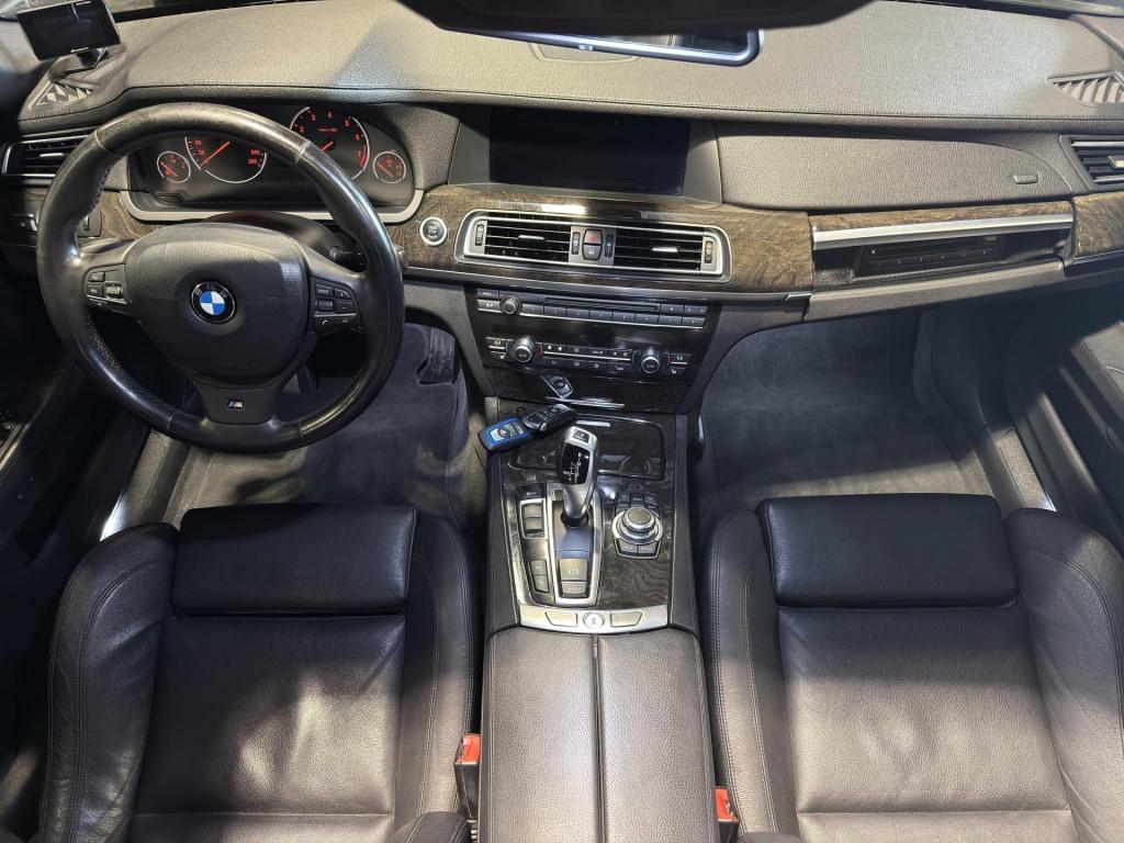 BMW 7 Serie 740i high executive m-sport meeneemprijs | leder | schuif/kante