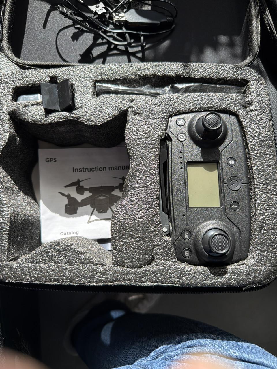Drone met scherm en camera. Extra accu en reserve onderdelen