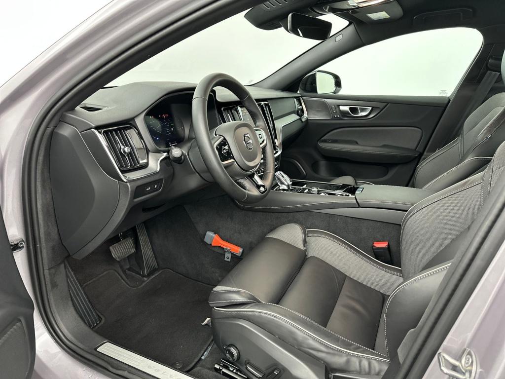 Volvo V60 t6 398pk recharge plus dark| adap.cruise| 360camera| trekhaak