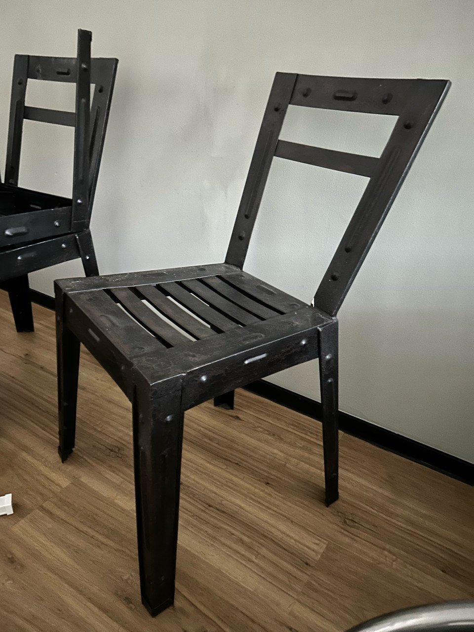 4 mooie industrieele stoelen