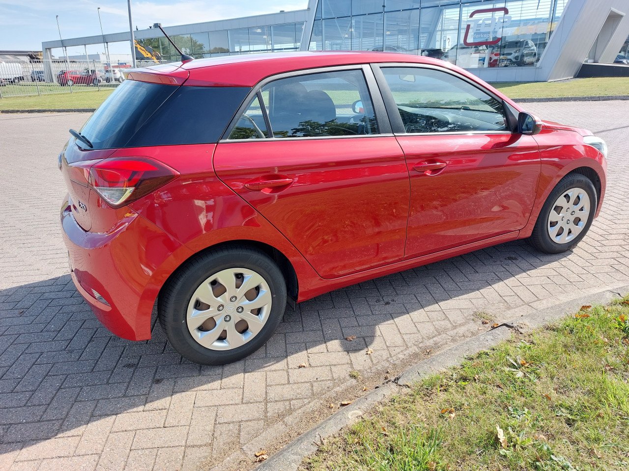 Hyunda 1 20 bj 2016  6750 euro