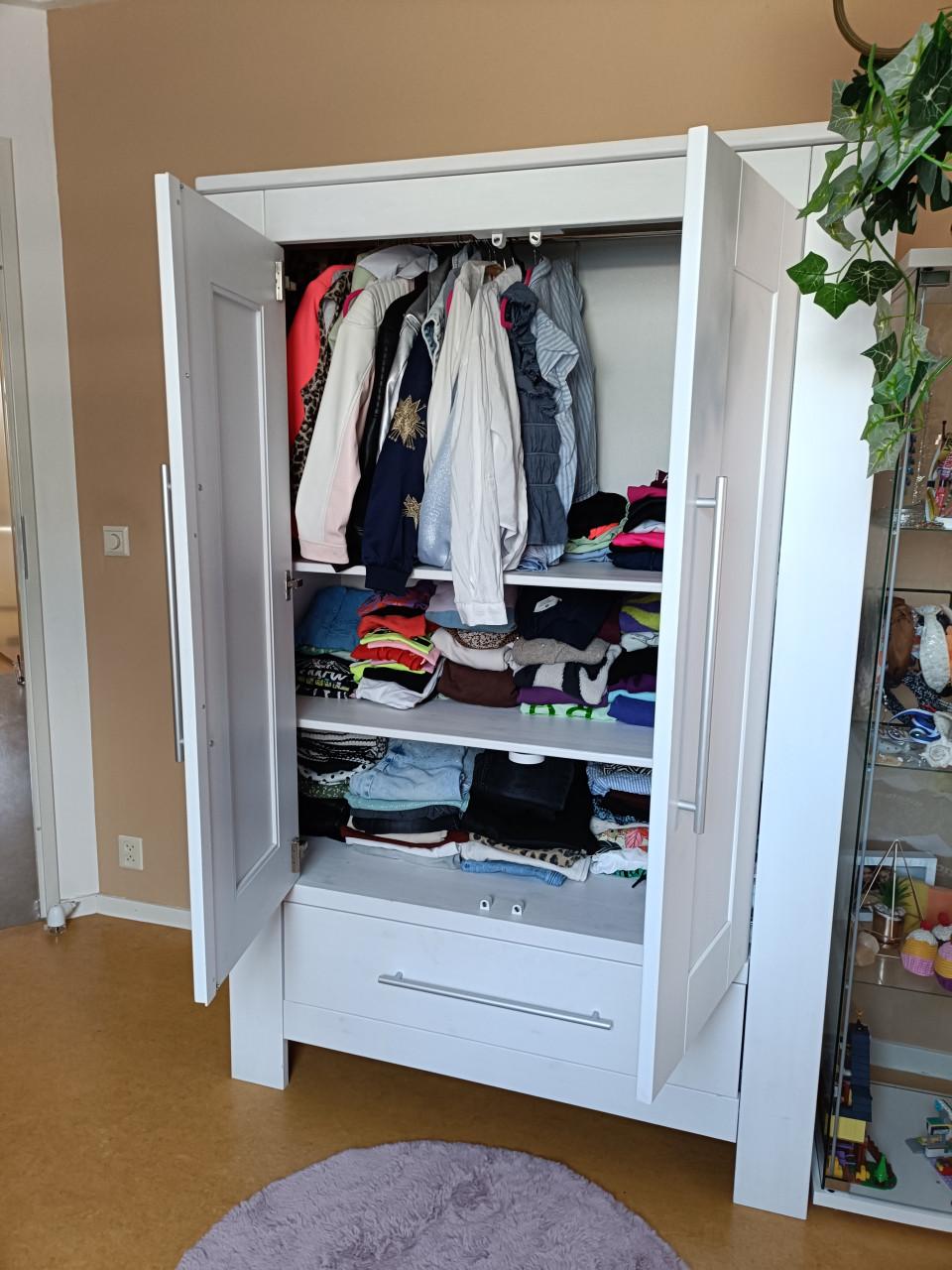 Kledingkast kind met lade