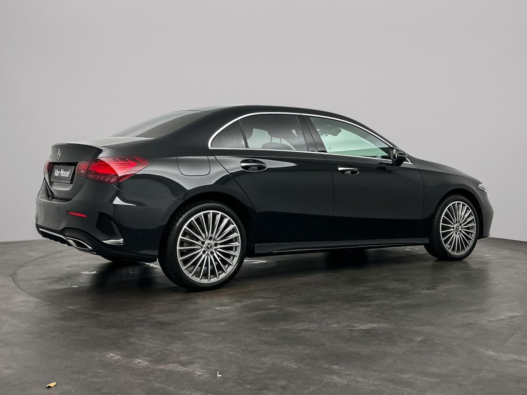 Mercedes-Benz A-Klasse 250 e amg line | automaat | lage km stand! | apple c