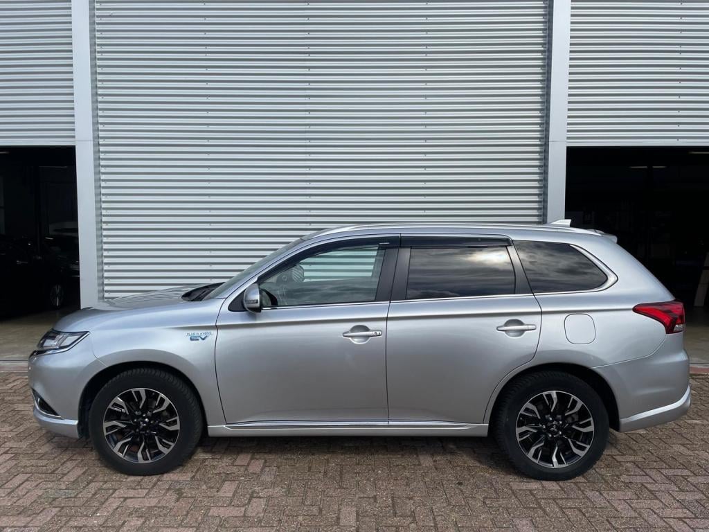 Mitsubishi Outlander 2.0 phev premium nieuwe accupakket met 30000km! soh 99