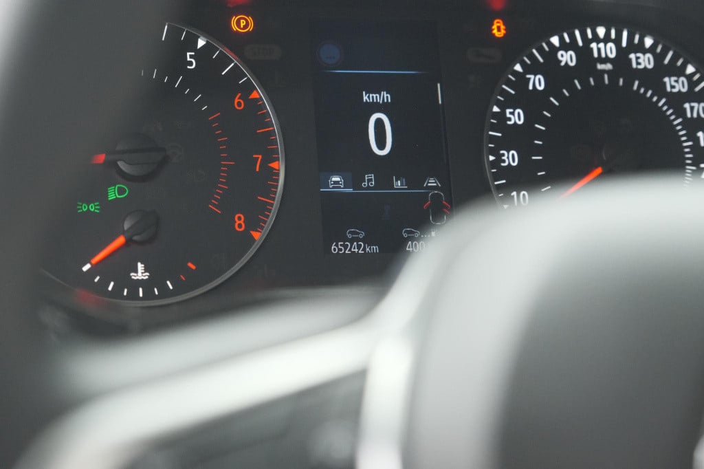 Renault Clio tce 90 equilibre | parkeersensoren | apple carplay | cruise co