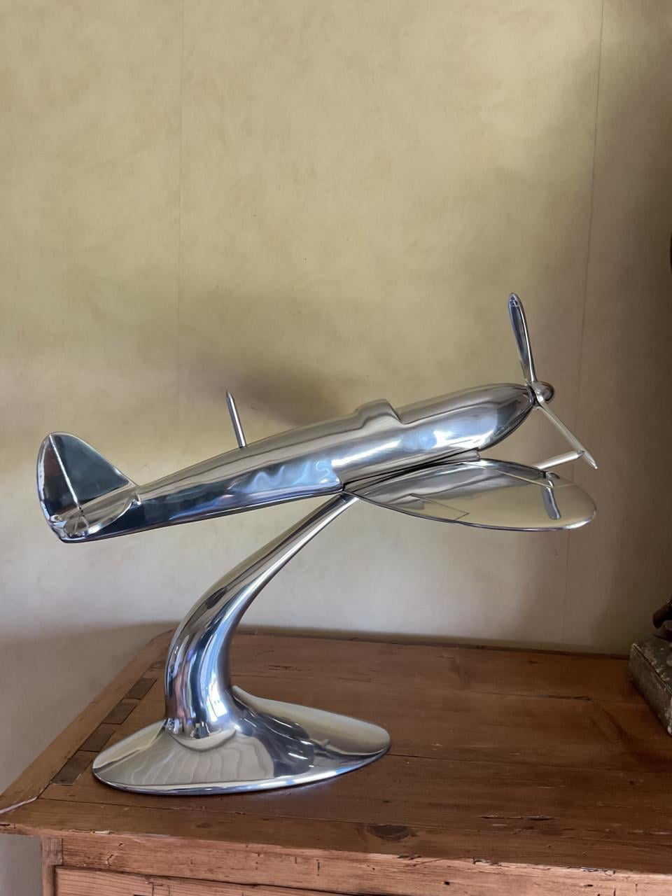 Metalen model Spitfire vliegtuig