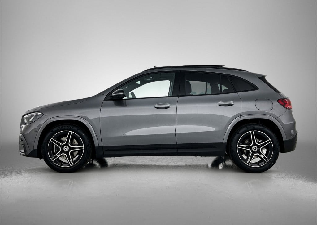 Mercedes-Benz Gla-klasse 180 business solution amg | nightpakket | trekhaak