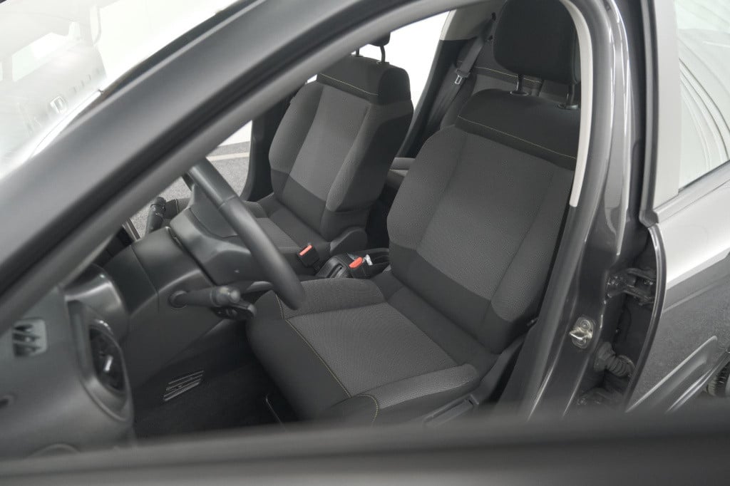 Citroen C3 puretech 82 business | parkeersensoren | apple carplay | climate