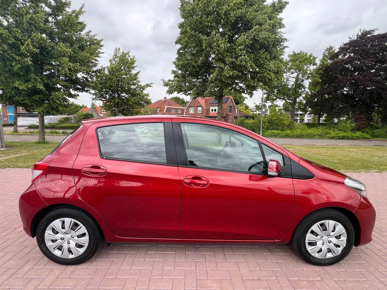 Toyota Yaris 1.3 VVT- i Aspiration | 5- Deurs | Automaat!  | Navi + Camera