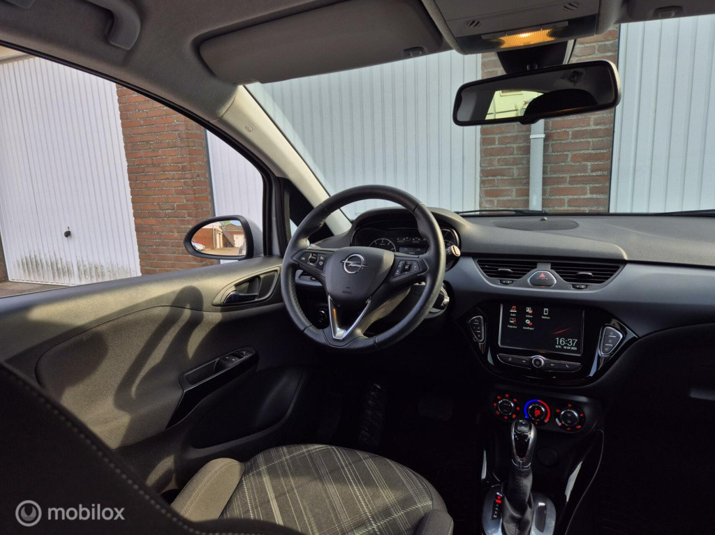 Opel Corsa 1.4 volautomaat / stuur- & stoelverwarming / camera