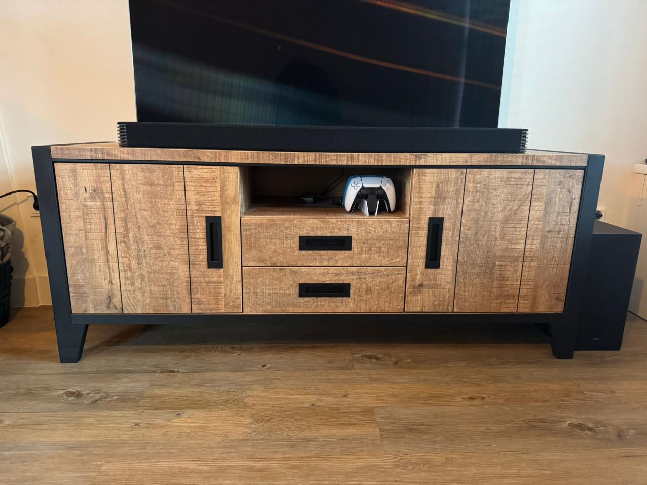 TV-meubel in mango houtlook en metaal