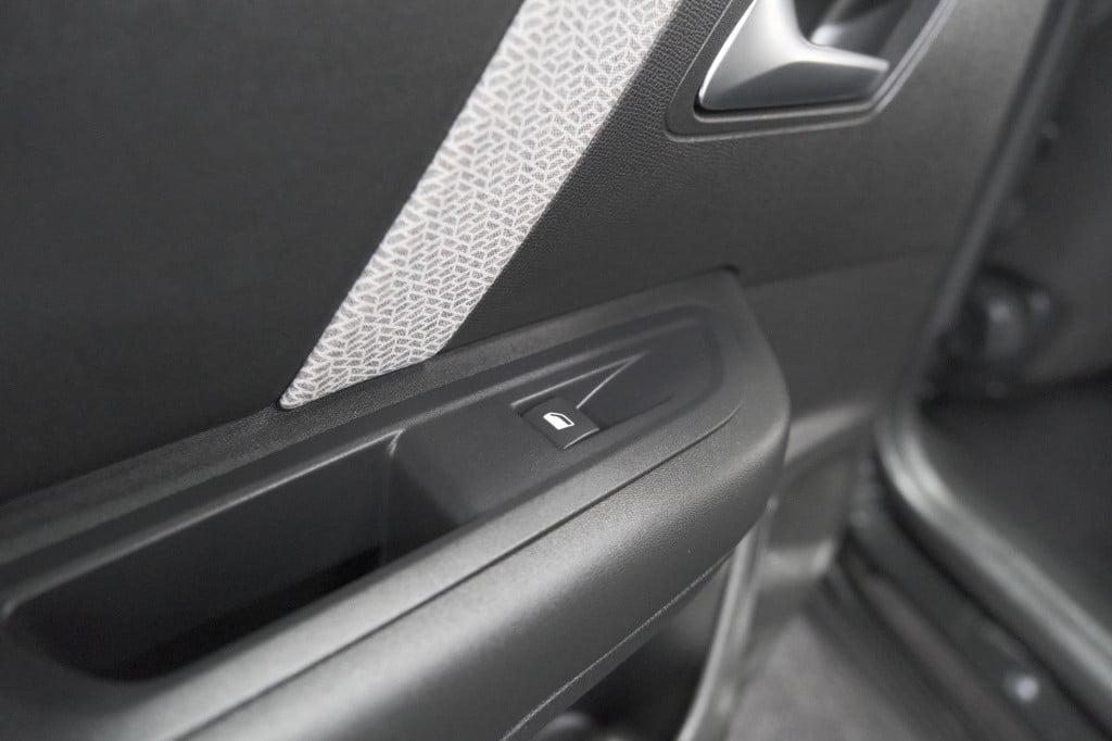 Citroen C4 puretech 131 eat6 shine | camera | head-up display | navigatie |