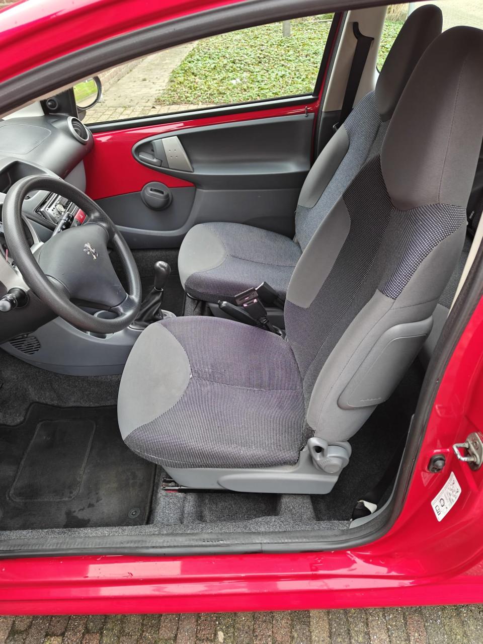 Peugeot 107 1.0 12V 3DR 2006 Rood