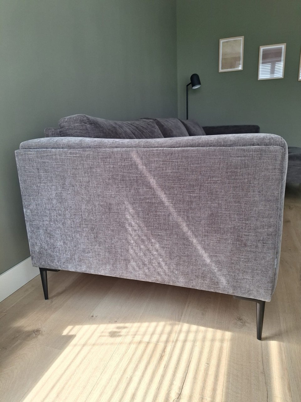 Mooie grijze bank met chaise longue van merk Bellus (model Nice)