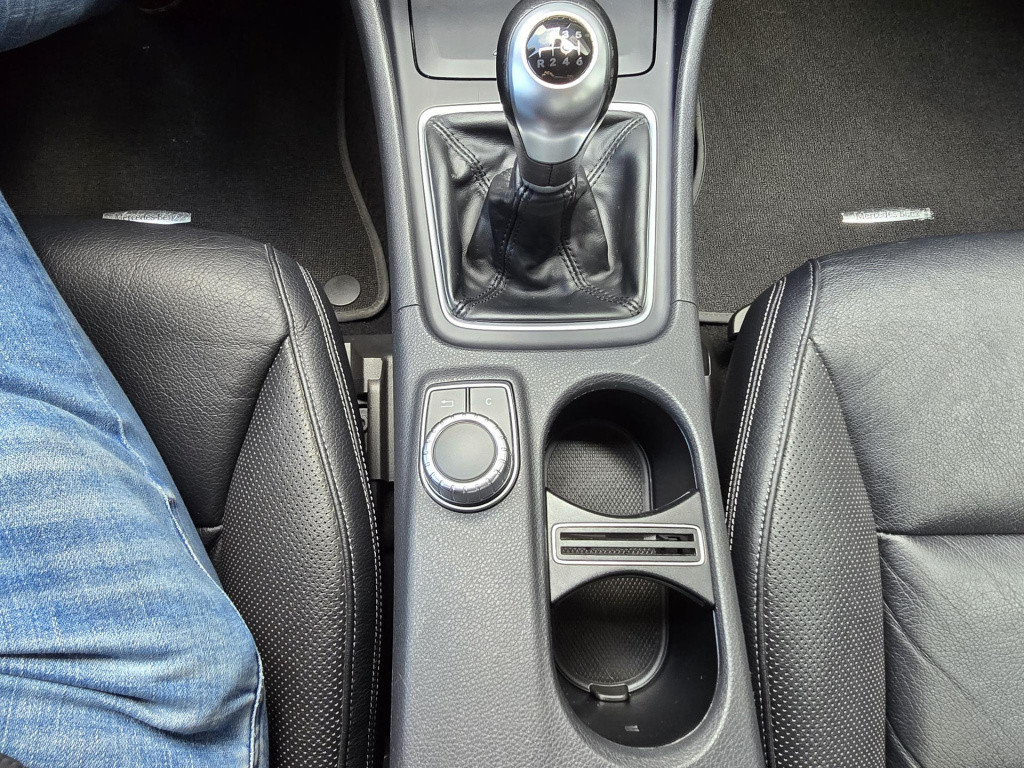 Mercedes-Benz A-Klasse 180 ambition urban-pakket slechts 83.000 km!!